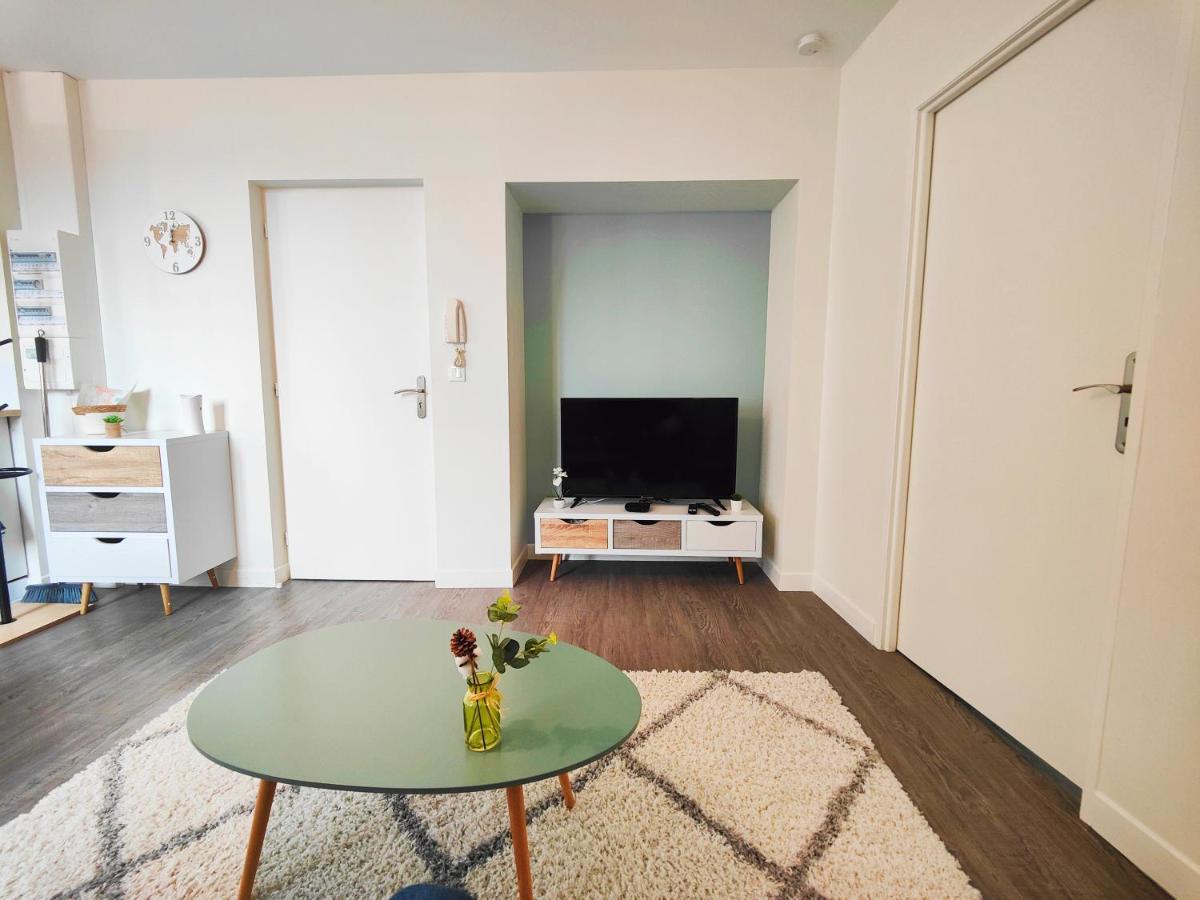 Ferienwohnung Agreable T2 Neuf -Le Dome- Riom Exterior foto